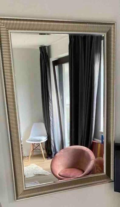 Schickes Apartment Mit Balkon In Ντίσελντορφ Εξωτερικό φωτογραφία